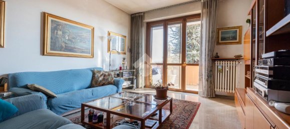 3-salle Appartement à Marnate, Italy No. 7334 8