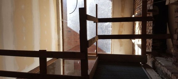 7 rooms Apartment in Terranuova Bracciolini, Italy No. 258615 2