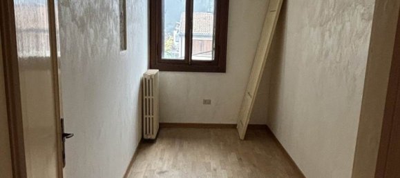 3-salle Appartement à Lendinara, Italy No. 66533 8