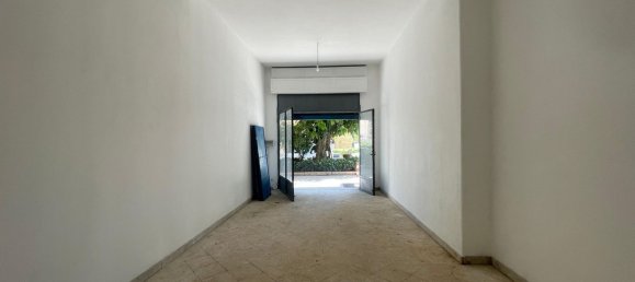 50m² Commercial property in Palermo, Italy No. 289383 3
