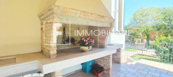 3 bedrooms Villa in Jesolo, Italy No. 259308 11