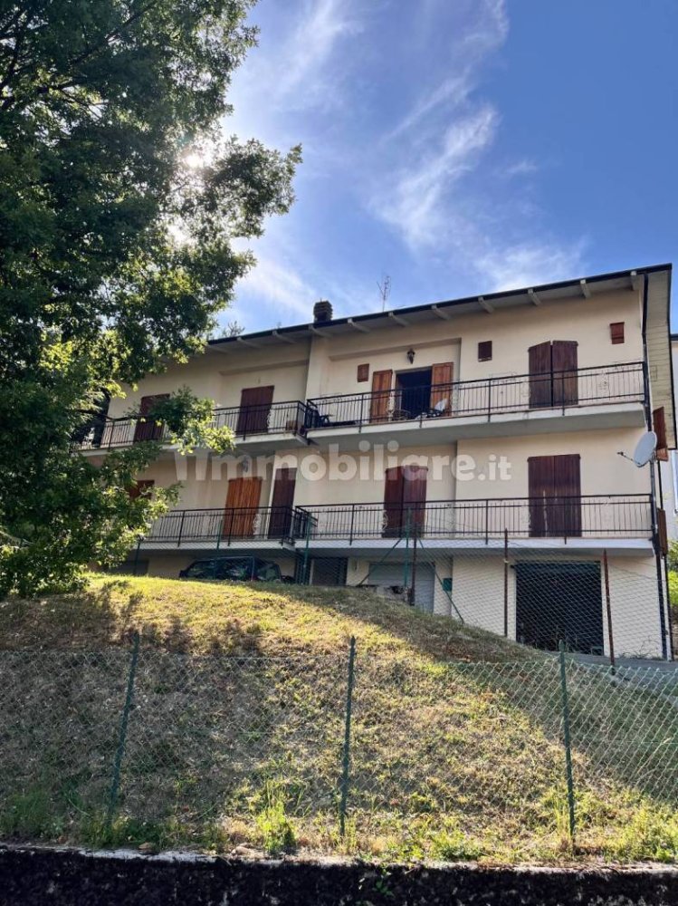 2 bedrooms Apartment in Ventasso, Italy No. 287367