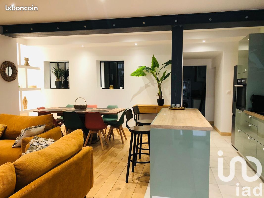 Apartamento de 2 dormitorios en Montlucon, France No. 201391