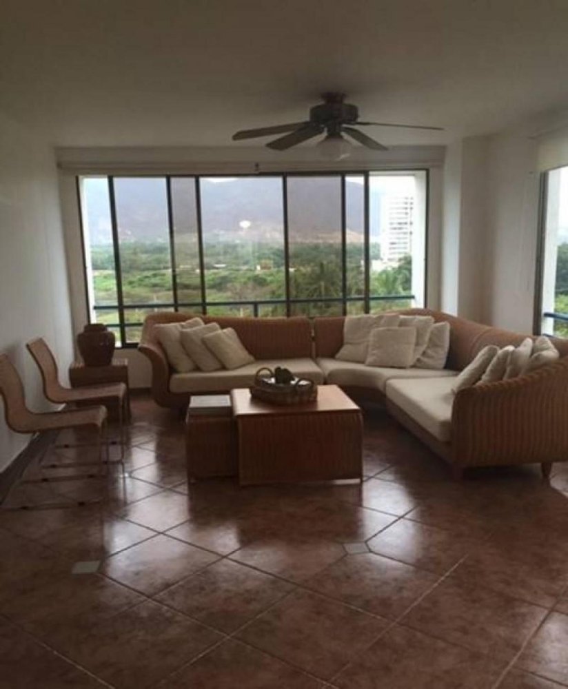 Casa T3 em Guadalajara de Buga, Colombia N.º 6380