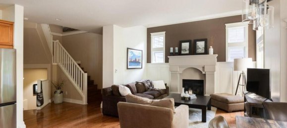 4 bedrooms House in British Columbia, Canada No. 1203 12