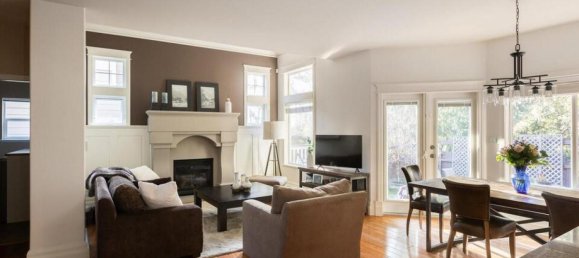 4 bedrooms House in British Columbia, Canada No. 1203 3