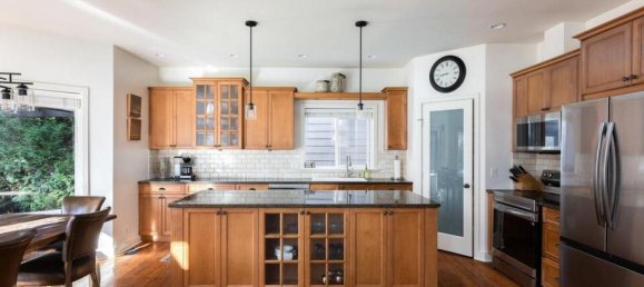 4 bedrooms House in British Columbia, Canada No. 1203 4