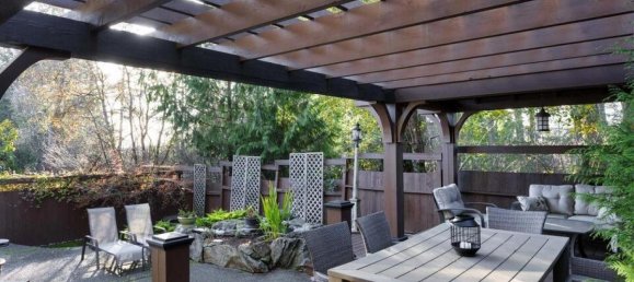 4 bedrooms House in British Columbia, Canada No. 1203 11