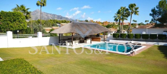 Villa de 4 dormitorios en Marbella, Spain No. 82243 4