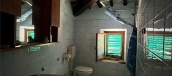 6 rooms Apartment in Cantagallo, Italy No. 285032 9