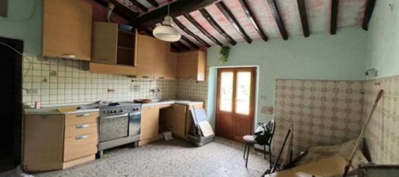6 rooms Apartment in Cantagallo, Italy No. 285032 6
