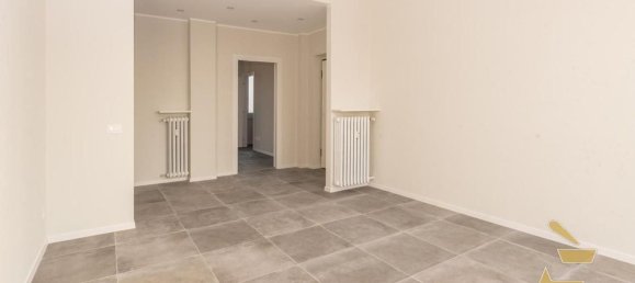 3 rooms Apartment in Valenza, Italy No. 197550 4