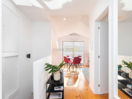 200m² Building in Lisbon, Portugal No. 117057