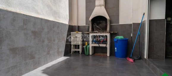 Дом с 3 комнатами в Санта-Фе, Испания № 144963 14