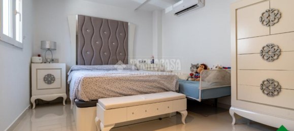 Дом с 3 комнатами в Санта-Фе, Испания № 144963 21