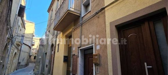 2 bedrooms House in Enna, Italy No. 33811 5