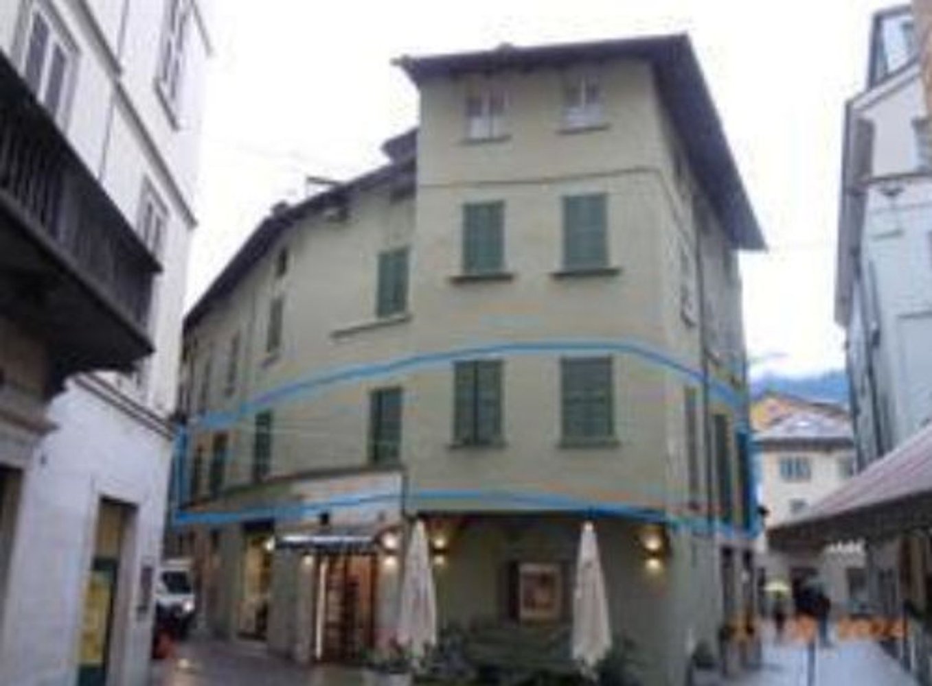 3-salle Appartement à Sondrio, Italy No. 3511