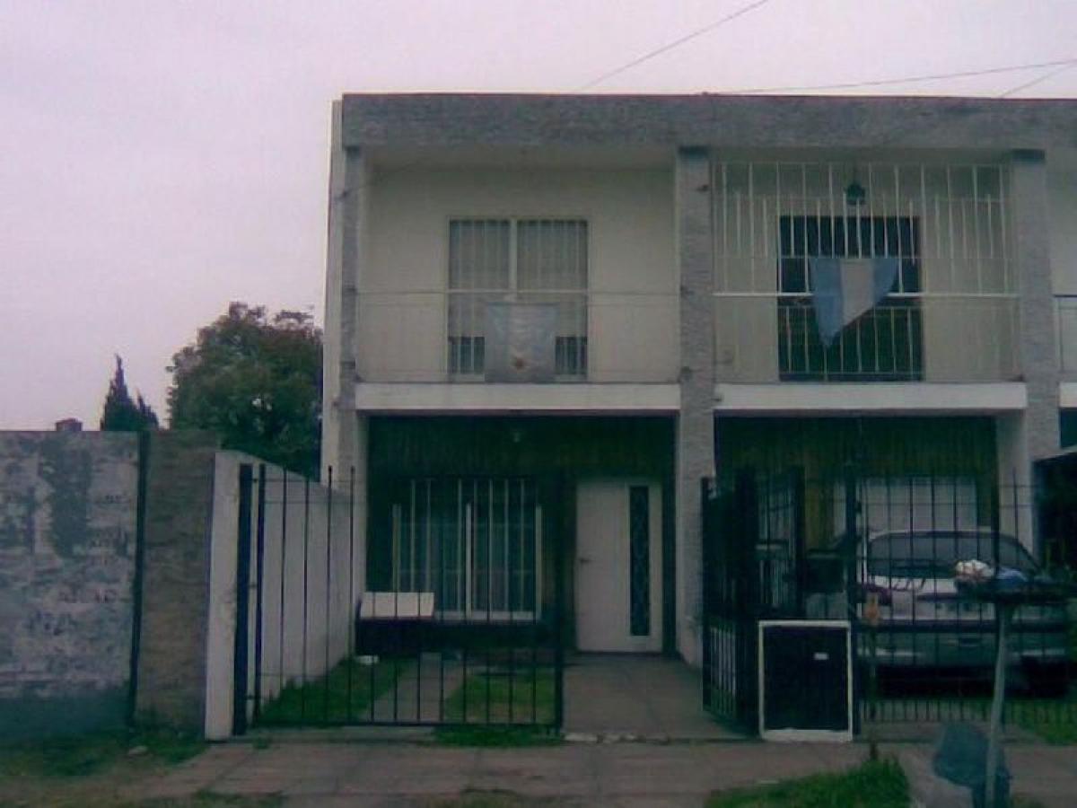 2 bedrooms House in Buenos Aires, Argentina No. 85147
