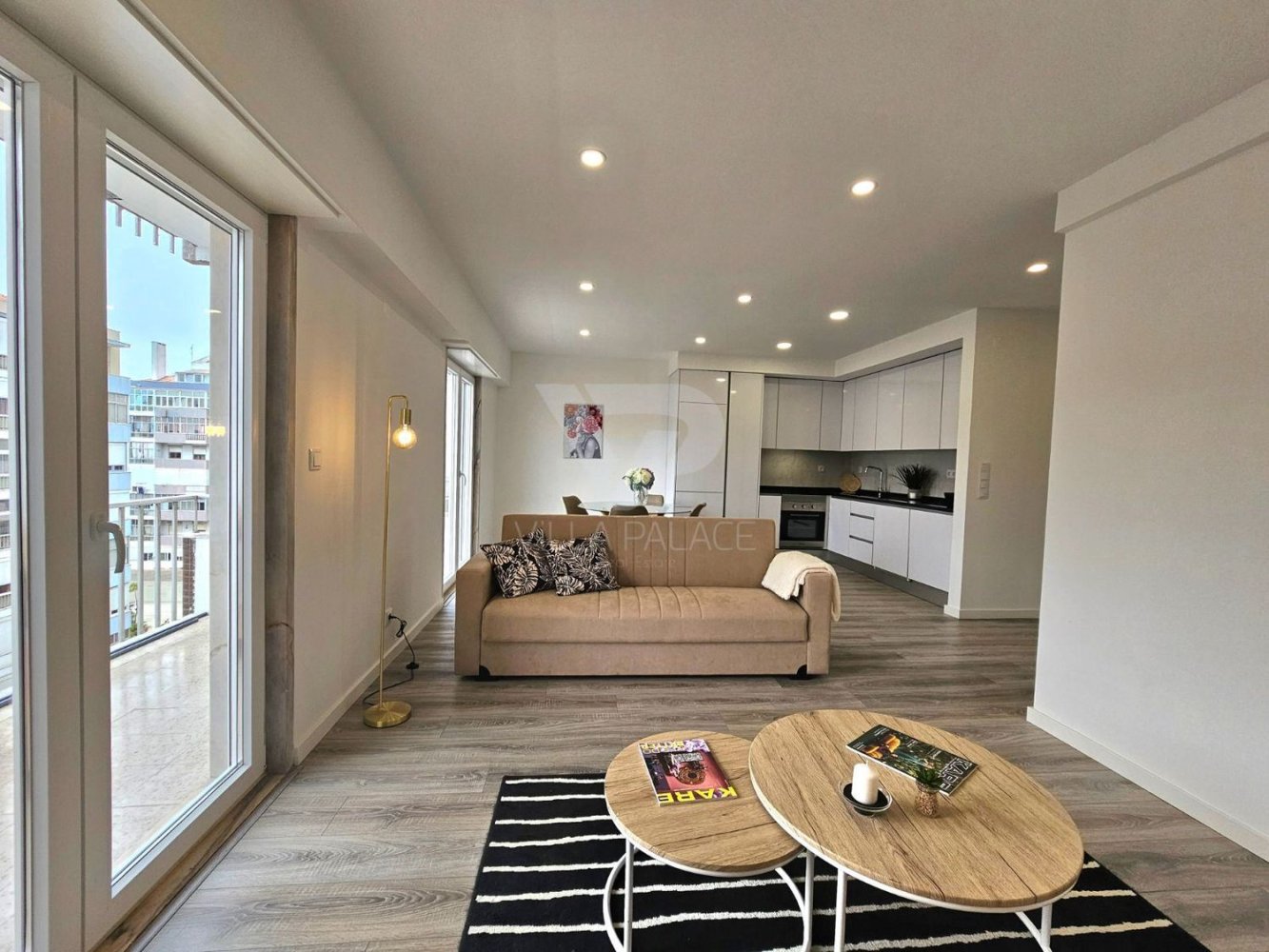 3 bedrooms Apartment in Lisbon, Portugal No. 355316