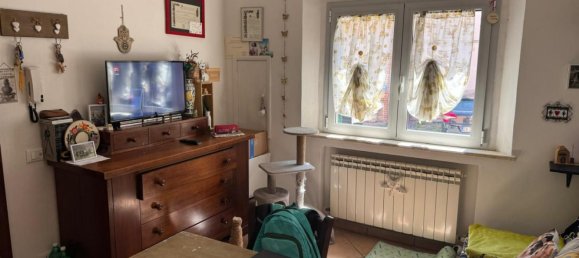 1 bedroom Apartment in Siena, Italy No. 302061 4