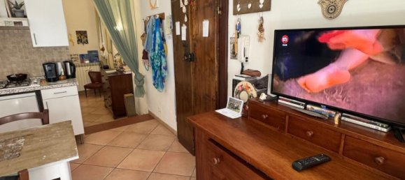 1 bedroom Apartment in Siena, Italy No. 302061 6
