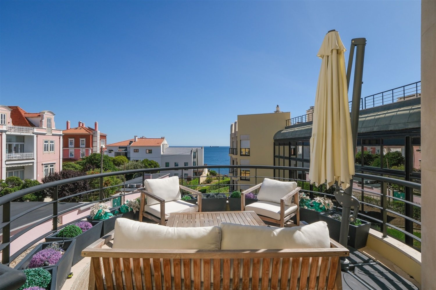 3 bedrooms Apartment in Cascais, Portugal No. 95671