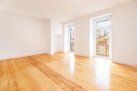 3 bedrooms Apartment in Lisbon, Portugal No. 215631