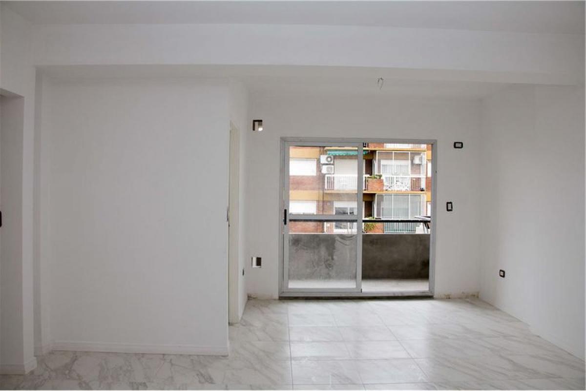 Studio in Tres de Febrero, Argentina, Nr. 61581