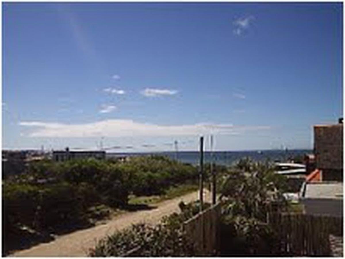 3 bedrooms House in Maldonado, Uruguay No. 4237