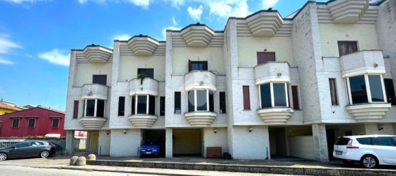 2 غرف نوم فيلا في Cremona, Italy رقم 298375 14