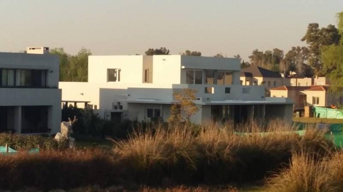 4 bedrooms House in Pilar, Argentina No. 103258