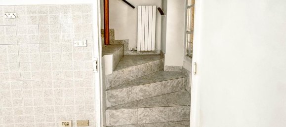 Casa de 3 habitaciónes en Grignasco, Italy No. 236044 3