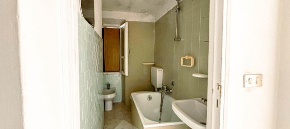 Casa de 3 habitaciónes en Grignasco, Italy No. 236044 4