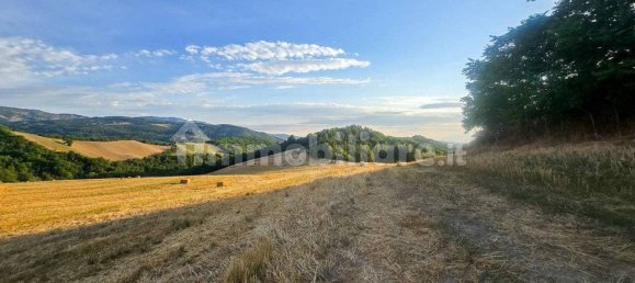 3 Schlafzimmer Haus in Belforte all'Isauro, Italy, Nr. 260240 32