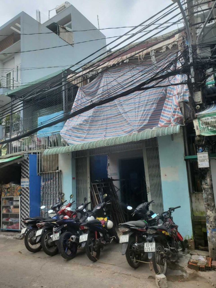 100m² Townhouse in District 7, Vietnam No. 19720