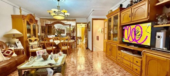 Casa de 3 dormitorios en Benidorm, Spain No. 136210 2