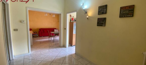 3 bedrooms Apartment in Lucca, Italy No. 133875 3