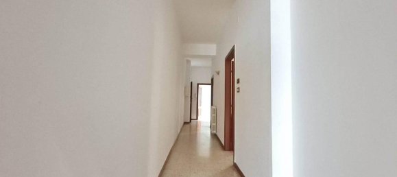 Квартира с 4 комнатами в Козенца, Италия № 32873 2