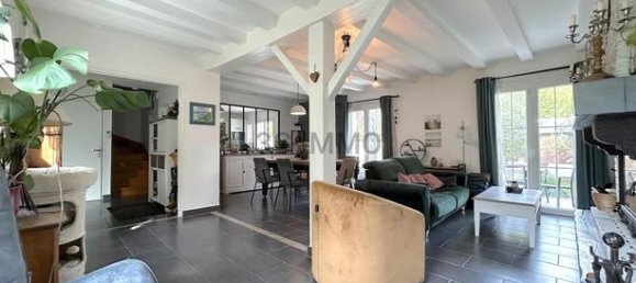 3 bedrooms House in Coubron, France No. 356383 3