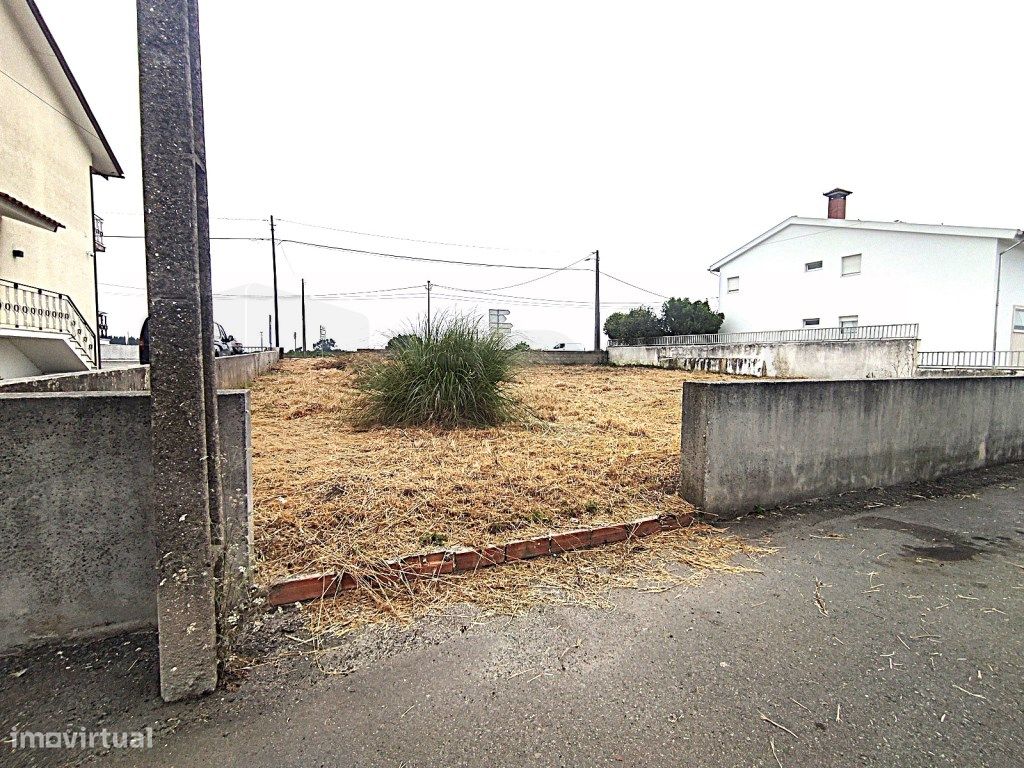 546m² Land in Aveiro, Portugal No. 255483