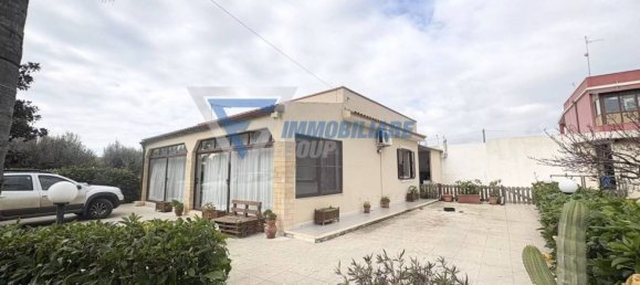 2 bedrooms Villa in Syracuse, Italy No. 279916 2