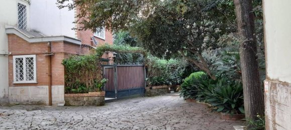 4 bedrooms House in Naples, Italy No. 98078 7