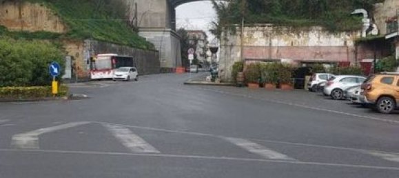 4 bedrooms House in Naples, Italy No. 98078 3