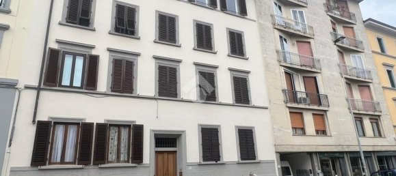 4 bedrooms Apartment in Florence, Italy No. 362506 23