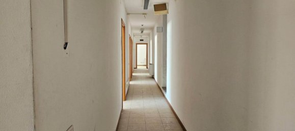 720m² Office in Borgo San Lorenzo, Italy No. 365085 10