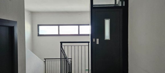 720m² Office in Borgo San Lorenzo, Italy No. 365085 11