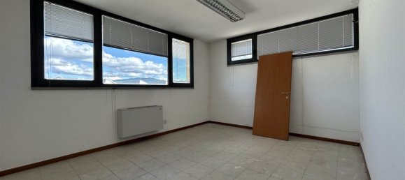 720m² Office in Borgo San Lorenzo, Italy No. 365085 5