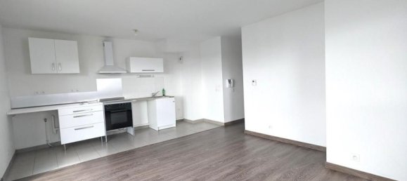 1 bedroom Apartment in Nantes, France No. 337709 2