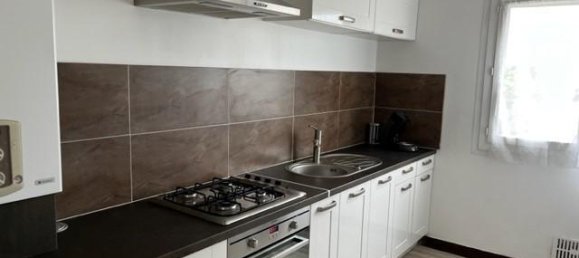 Apartamento de 2 dormitorios en Lorient, France No. 295301 4