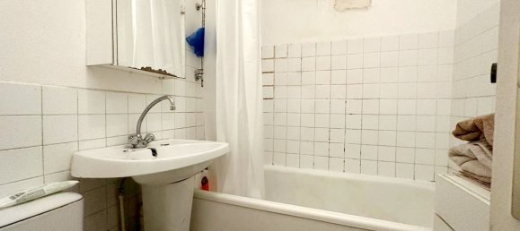 Studio in Yvelines, France No. 163975 6